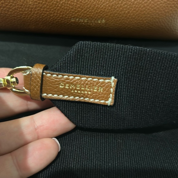 Demellier New York Large Bucket Tote - Tan Small Grain Ecru Stitching 🤎🤎🤎 - Picture 5 of 7